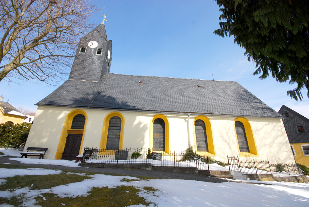 Kirche Hallbach - Außenansicht